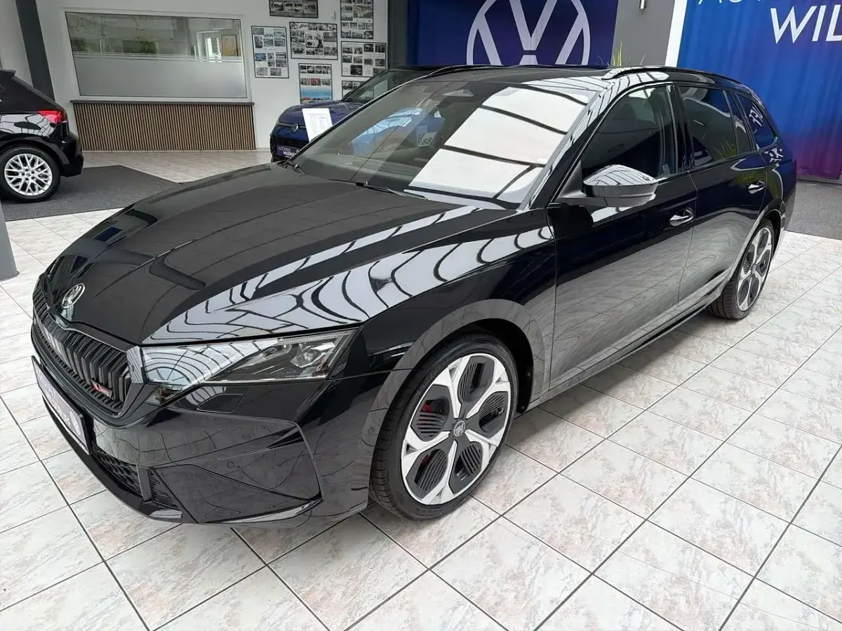 Neu Skoda Octavia RS 265 PS (194 kW) 2026 Schwarz Kombi