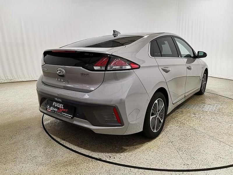 Gebraucht Hyundai Ioniq Style 141 PS (103 kW) 2020 Cyber grey / met Kleinwagen