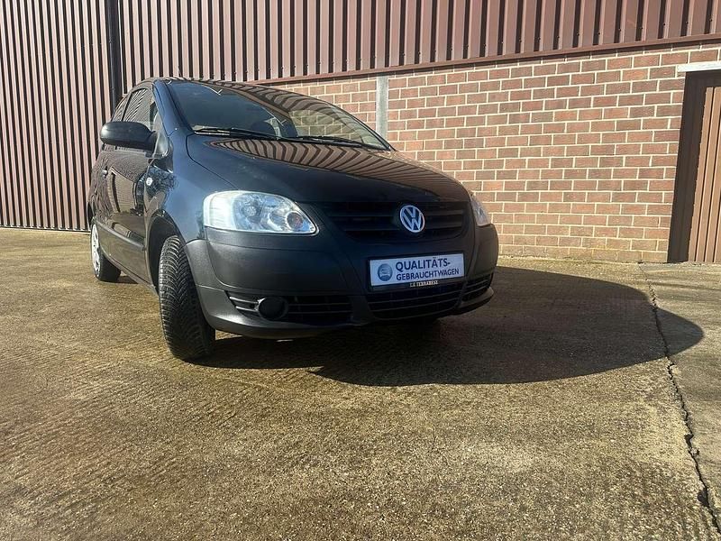 Gebraucht VW Fox Basis 54 PS (39 kW) 2010 Schwarz Kleinwagen