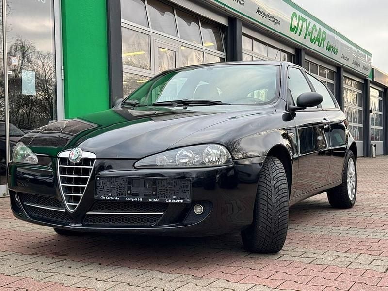 Schwarz Gebraucht 2010 Alfa Romeo 147 Distinctive Kleinwagen | 3.000 € (Fairer Preis) - Bild 1/4