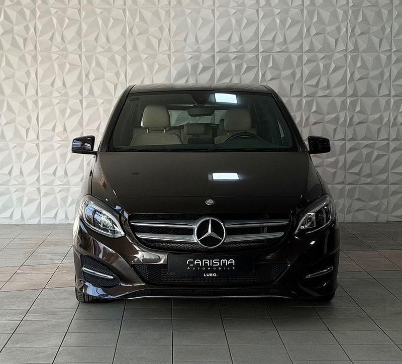 Gebraucht Mercedes B220 184 PS (135 kW) 2015 Braun Van / Kleinbus