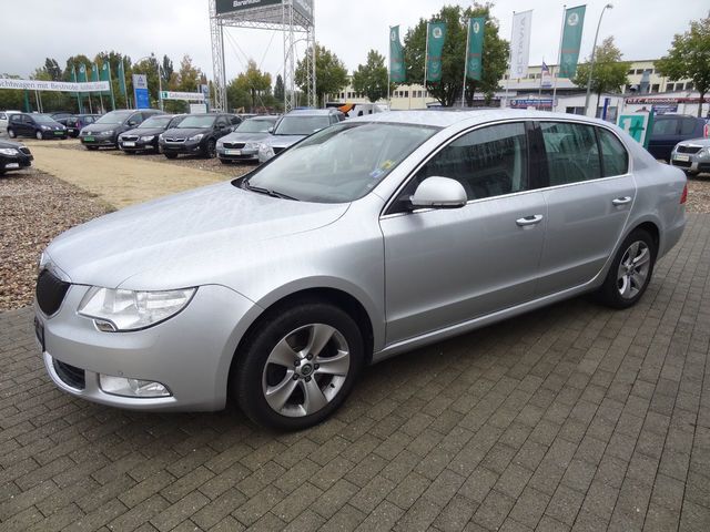 Gebraucht Skoda Superb Ambition 160 PS (117 kW) 2010 Silber metallic Limousine