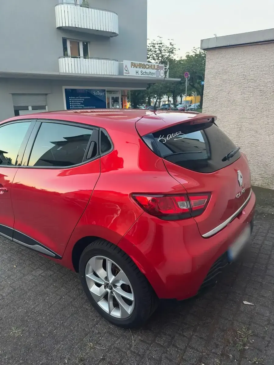 Gebraucht Renault Clio IV LIMITED Deluxe 120 PS (88 kW) 2015 Kleinwagen