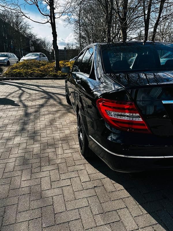 Gebraucht Mercedes C180 156 PS (114 kW) 2012 Schwarz Limousine
