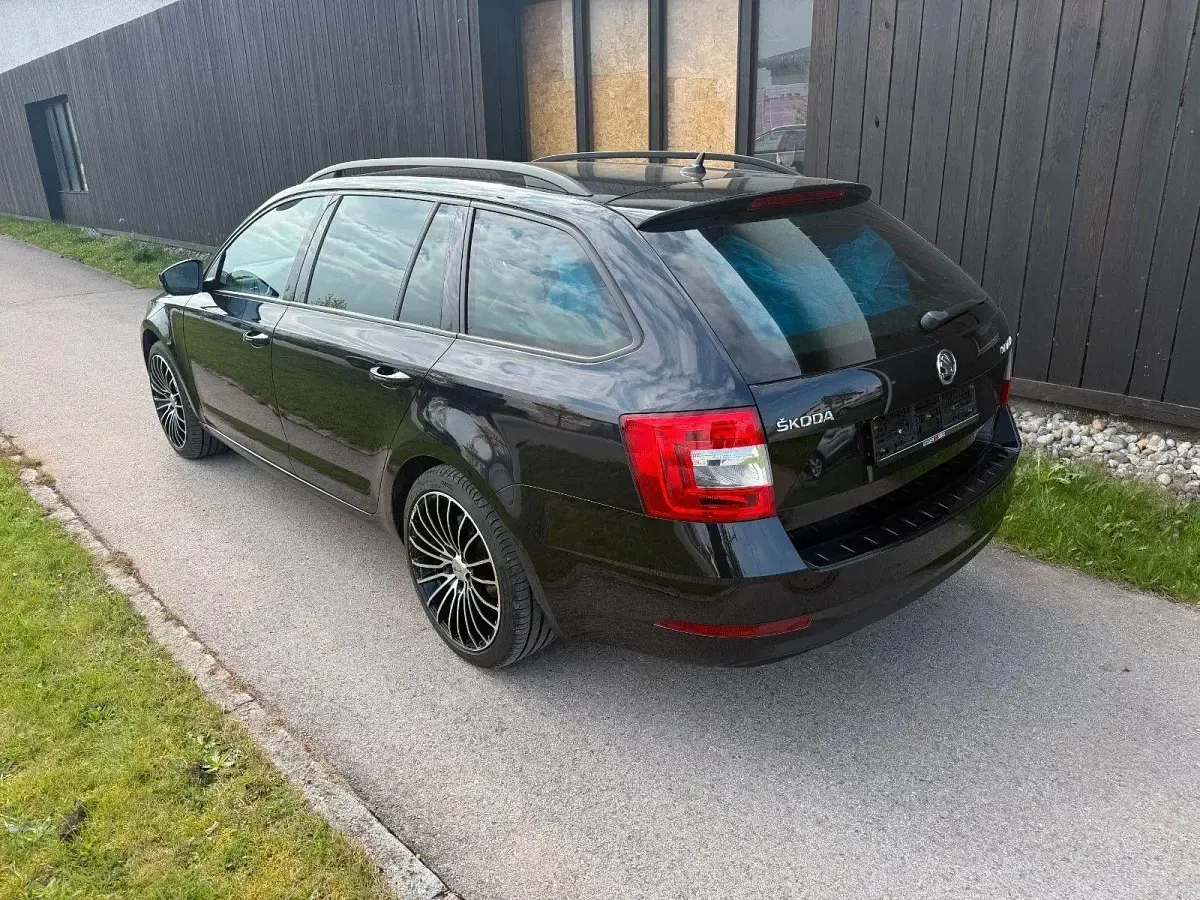 Gebraucht Skoda Octavia Style 116 PS (85 kW) 2019 Schwarz Kombi