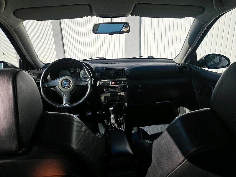 Second-hand Seat Leon CUPRA 204 CP (150 kW) 2003 Gri Hatchback