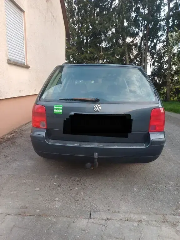 Gebraucht VW Passat Basis 110 PS (80 kW) 1999 Schwarz Kombi