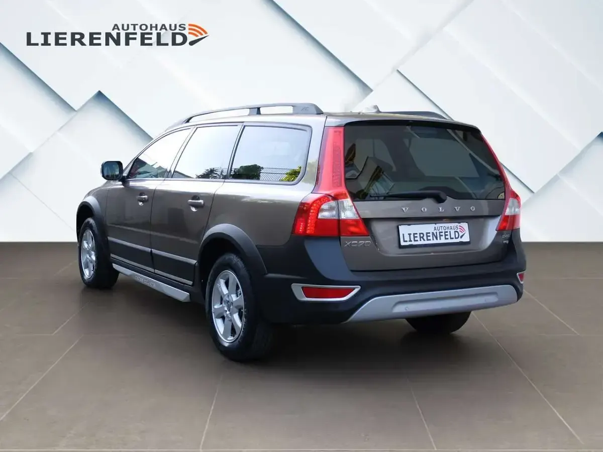 Gebraucht Volvo XC70 Kinetic 175 PS (128 kW) 2010 Grau Kombi