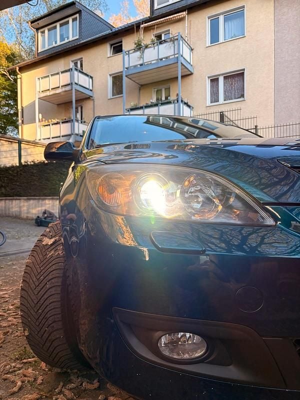 Usata Mazda 3 105 CV (77 kW) 2007 Blu Berlina