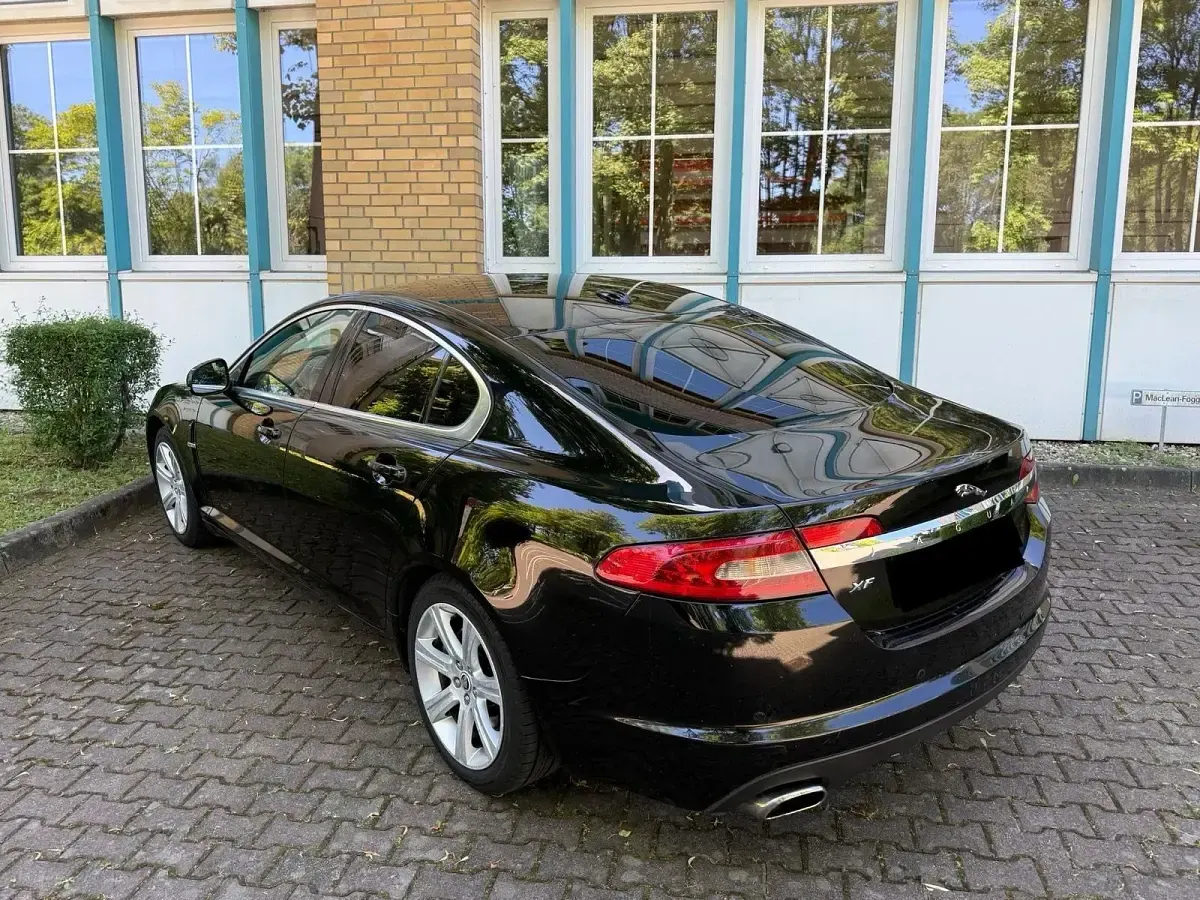Gebraucht Jaguar XF 211 PS (155 kW) 2010 Schwarz Limousine