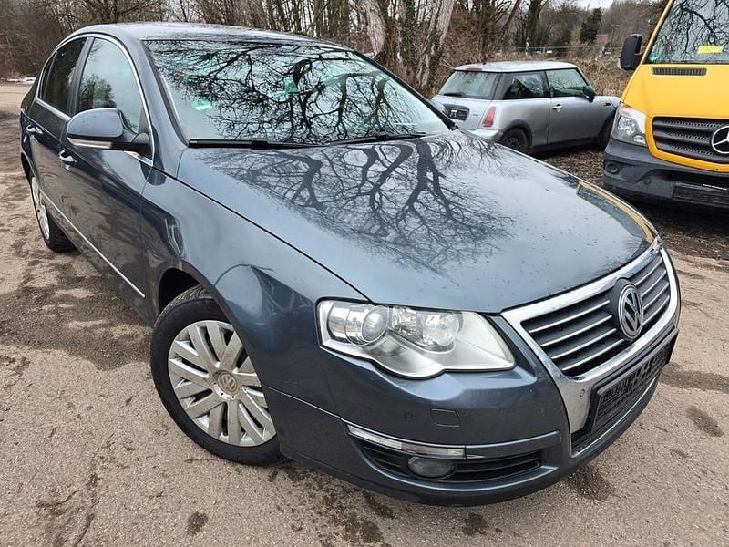 Grau Gebraucht 2008 VW Passat Highline Limousine | 2.950 € (Superpreis) - Bild 1/4
