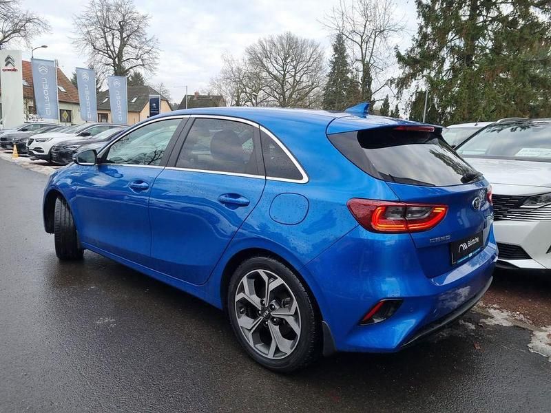 Gebraucht Kia Ceed Vision 140 PS (102 kW) 2018 Blau Kleinwagen