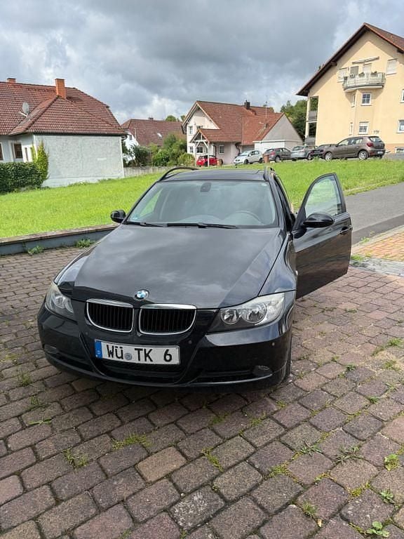 Schwarz Gebraucht 2007 BMW 318 Kombi | 3.000 € (Guter Preis) - Bild 1/4