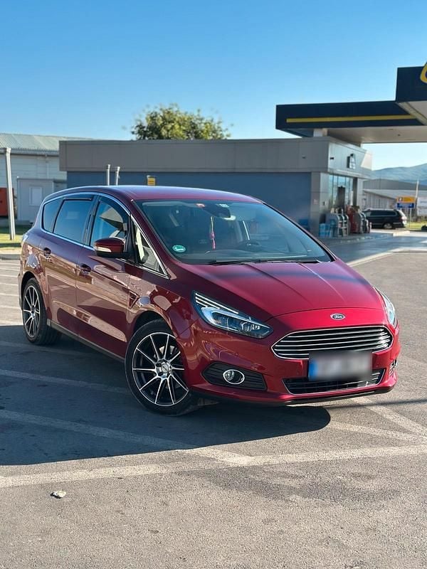 Rot Gebraucht 2017 Ford S-MAX S Van / Kleinbus | 14.500 € (Etwas zu teuer) - Bild 1/4