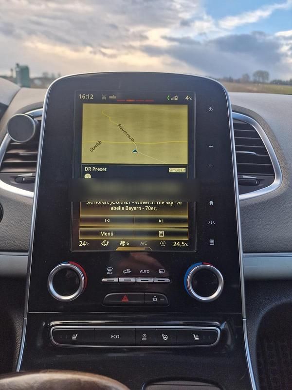 Gebraucht Renault Espace 160 PS (117 kW) 2015 Braun Van / Kleinbus