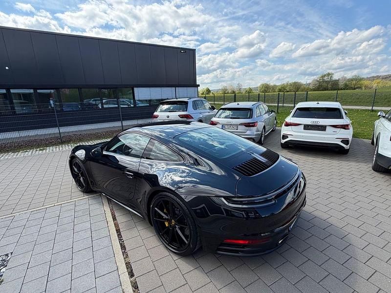 Second-hand Porsche 992 450 CP (330 kW) 2020 Negru