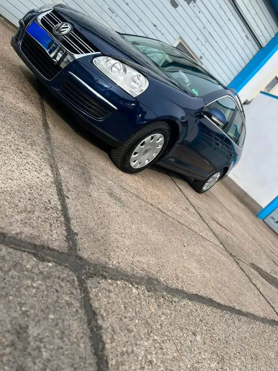 Gebraucht VW Golf VI 105 PS (77 kW) 2009 Blau Kleinwagen