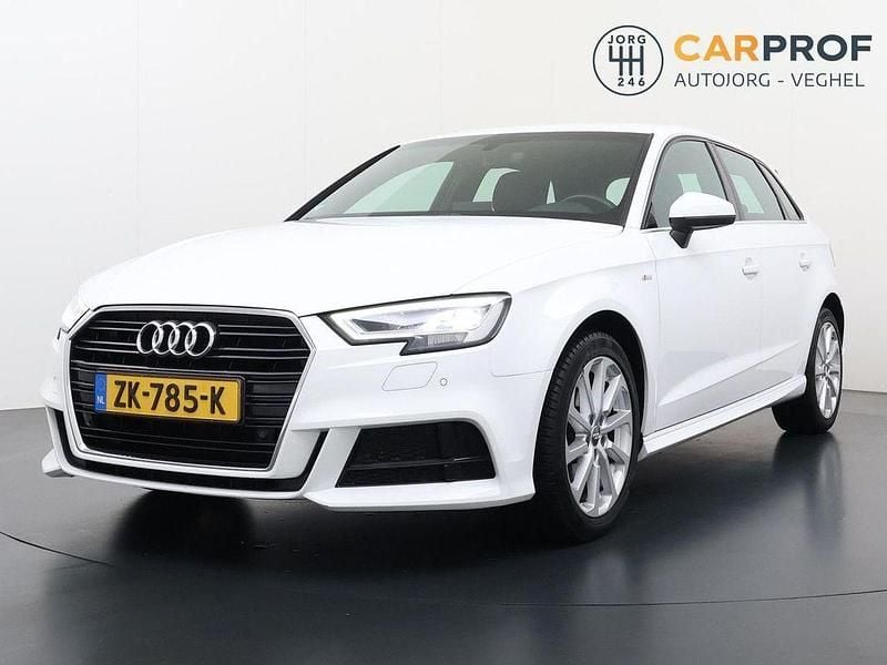 Gebraucht Audi A3 Design 116 PS (85 kW) 2019 Weiß Limousine