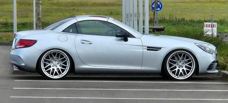 Silber Gebraucht 2016 Mercedes SLC300 AMG Cabrio | 34.000 € (Fairer Preis) - Bild 1/4