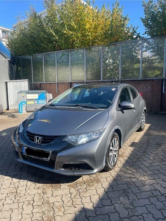 Grau Gebraucht 2015 Honda Civic Limousine | 6.500 € (Guter Preis) - Bild 1/4