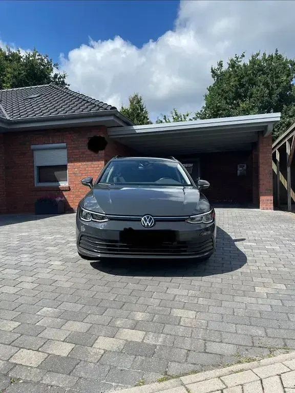 Gebraucht VW Golf VIII Life 116 PS (85 kW) 2022 Grau Kombi