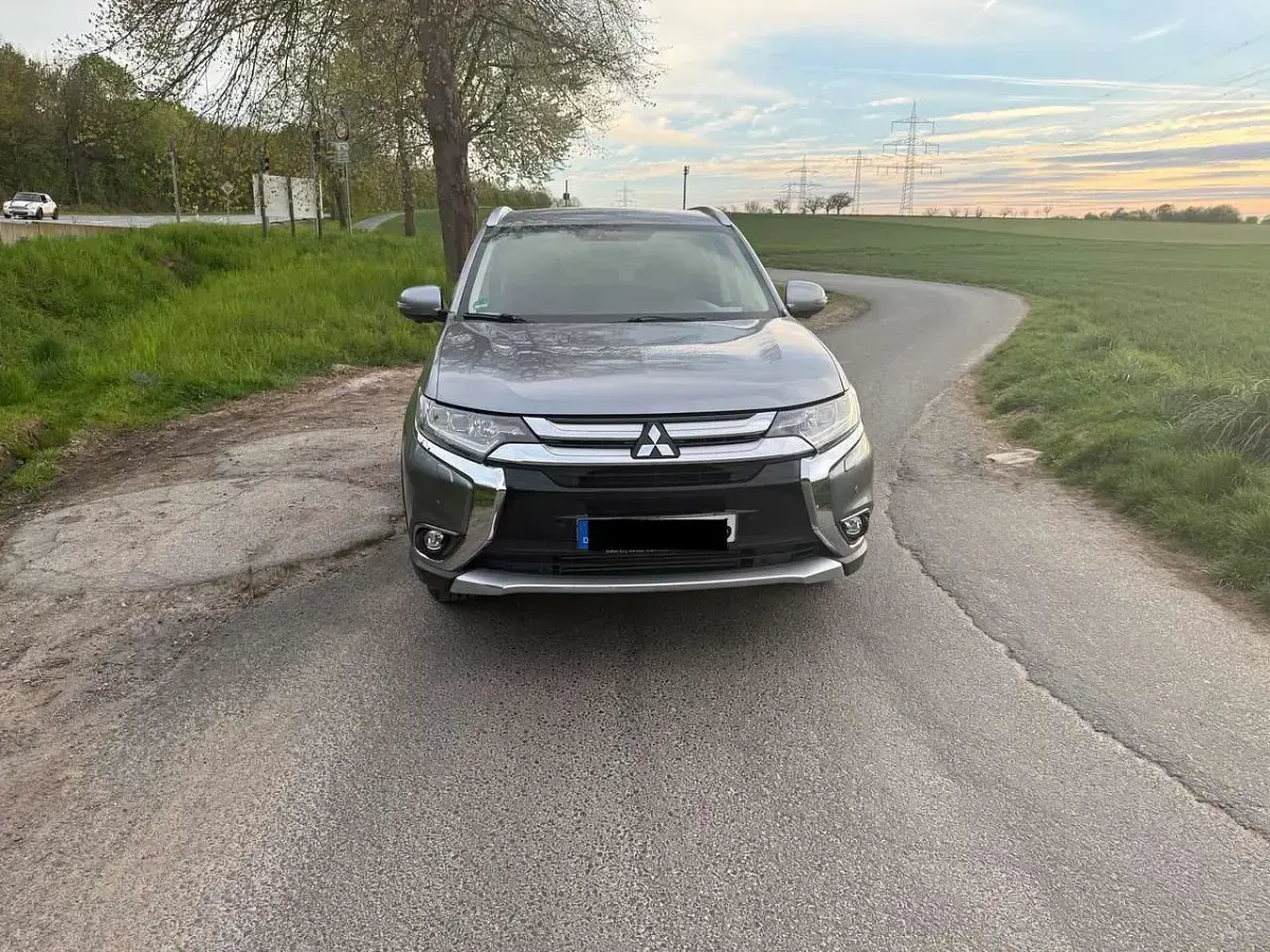 Gebraucht Mitsubishi Outlander 150 PS (110 kW) 2018 Grau SUV