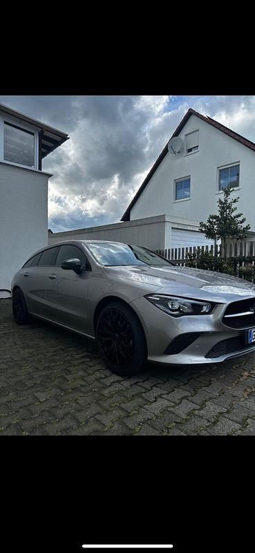 Silber Gebraucht 2020 Mercedes CLA200 Night Kombi | 24.500 € (Fairer Preis) - Bild 1/4