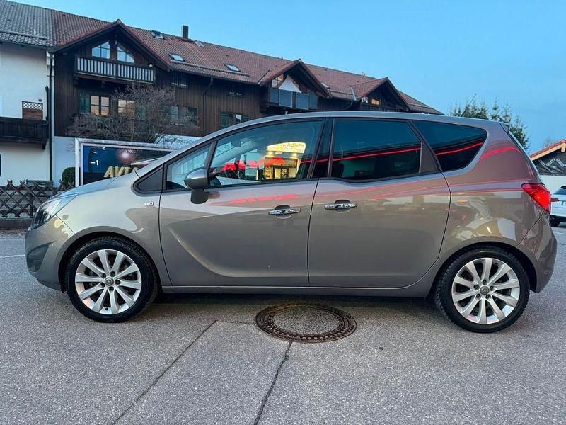 Gebraucht Opel Meriva Innovation 140 PS (102 kW) 2011 Grau Van / Kleinbus