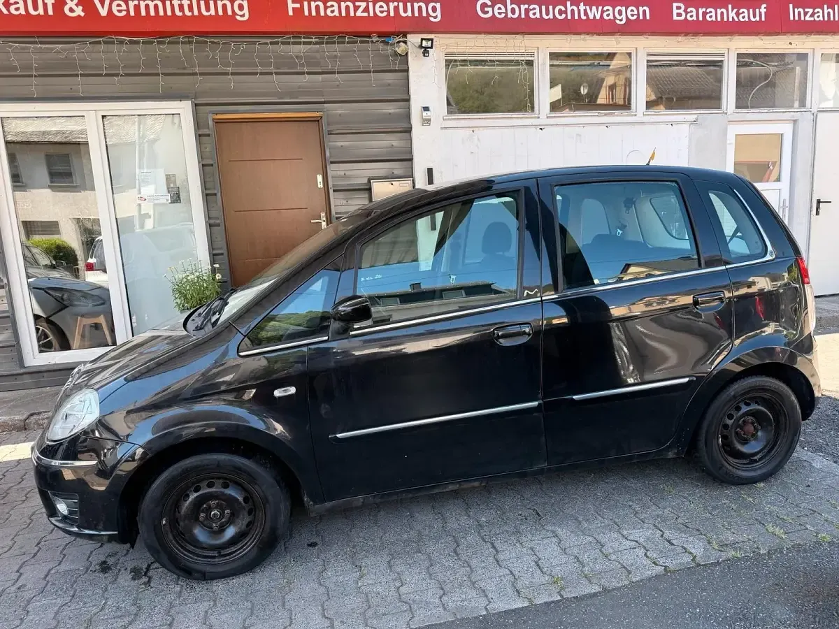 Gebraucht Lancia Musa 95 PS (69 kW) 2009 Schwarz Van / Kleinbus