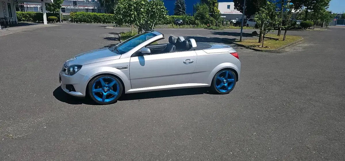 Occasion Opel Tigra 90 ch (66 kW) 2005 Argent Cabriolet