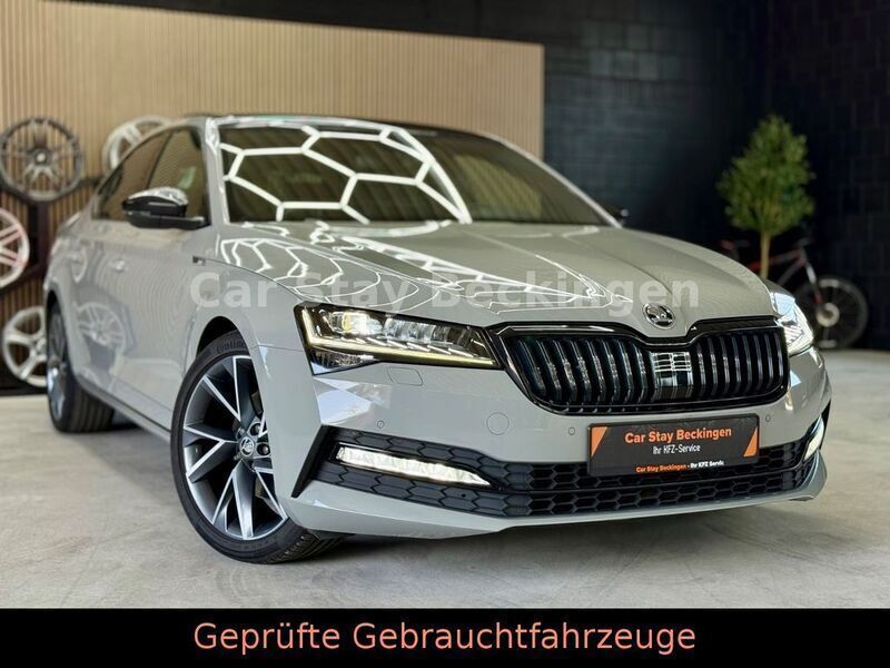 Grau Gebraucht 2020 Skoda Superb SportLine Limousine | 27.490 € (Teuer) - Bild 1/4