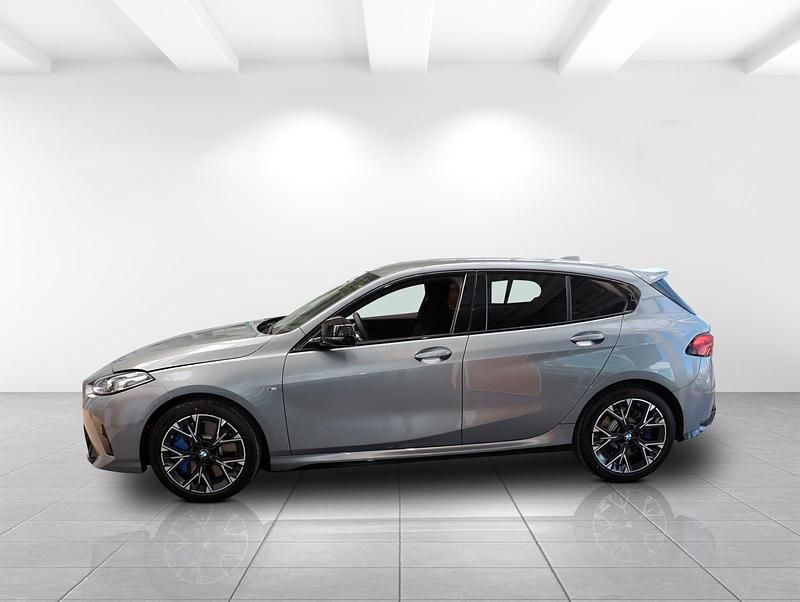 Neu BMW M135 Shadowline 300 PS (220 kW) 2025 Skyscraper grau metallic Kleinwagen