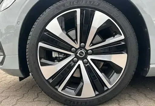 Gebraucht Volvo V60 Core 197 PS (144 kW) 2025 Grau Kombi