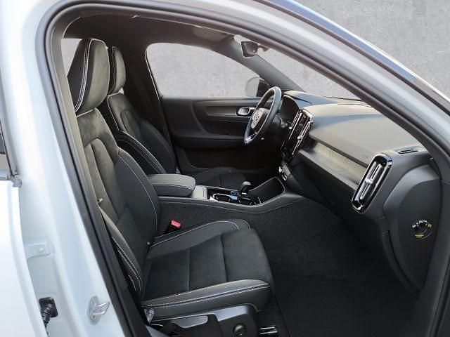 Gebraucht Volvo XC40 Plus 175 kW (238 PS) 2024 Crystal white pearl SUV