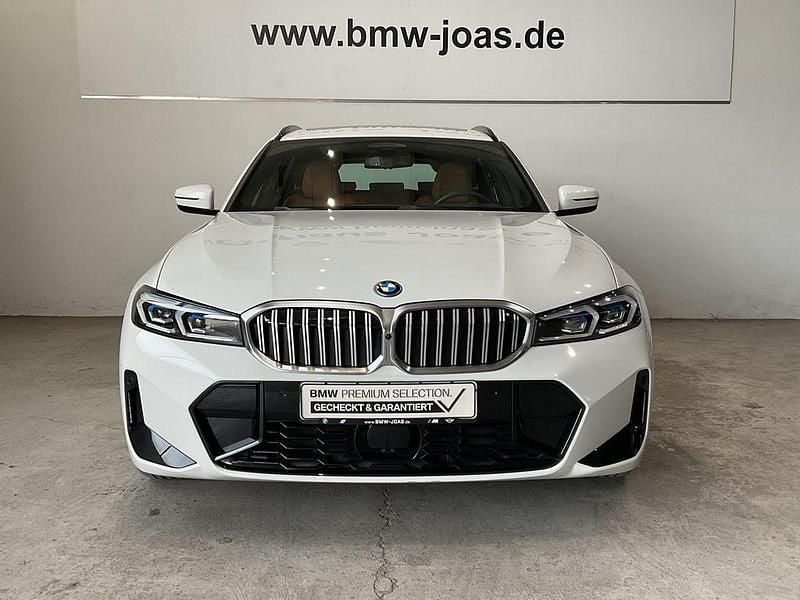 Gebraucht BMW 330e M Sport 292 PS (214 kW) 2025 Alpinweiß uni Kombi