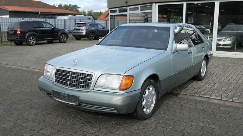 Grün Gebraucht 1991 Mercedes S300 SE Limousine | 3.490 € - Bild 1/4