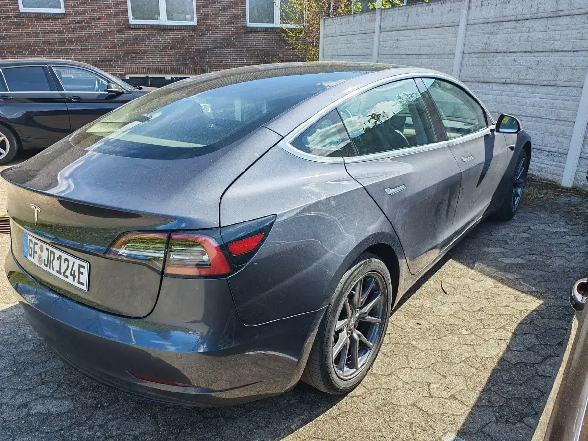Usado Tesla Model 3 Standard Range Plus 208 kW (283 CV) 2020 Gris Berlina