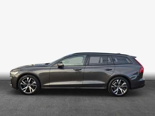 Gebraucht Volvo V60 145 PS (106 kW) 2025 Kombi