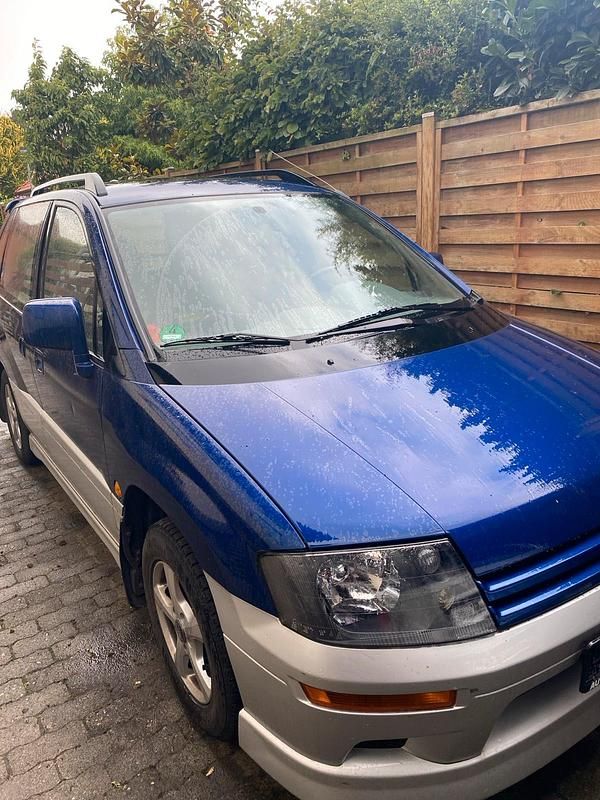 Blau Gebraucht 1999 Mitsubishi Space Runner Van / Kleinbus | 1.600 € - Bild 1/4