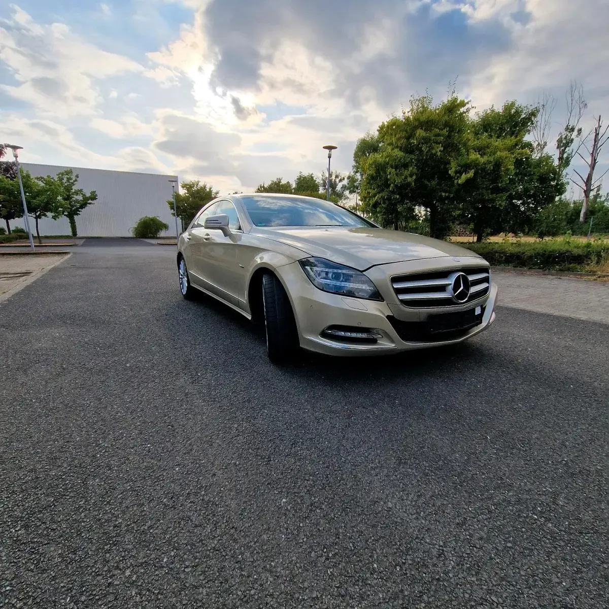 Gebraucht Mercedes CLS350 265 PS (194 kW) 2011 Gold Coupé