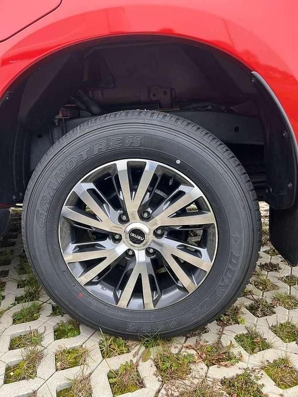 Nouvelle Isuzu D-Max 163 ch (119 kW) 2025 Orange SUV