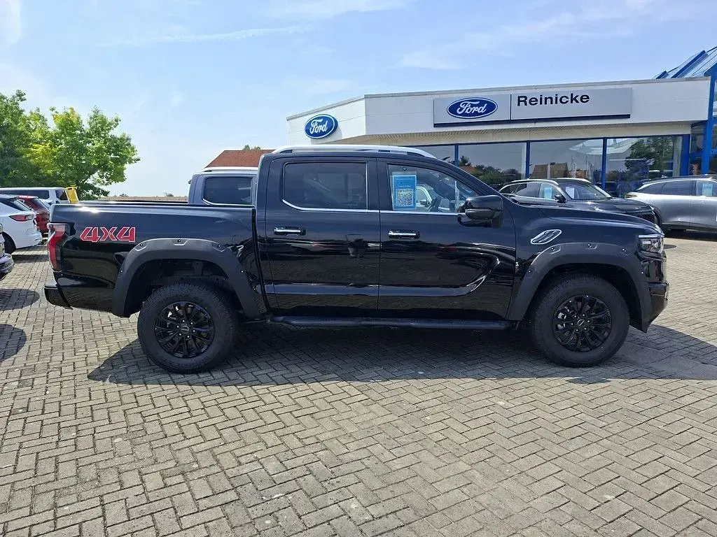 Neu Foton 4 159 PS (116 kW) 2026 Schwarz SUV