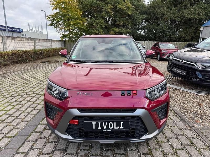 Gebraucht Ssangyong (KGM) Tivoli 163 PS (119 kW) 2025 Cherry red metallic SUV