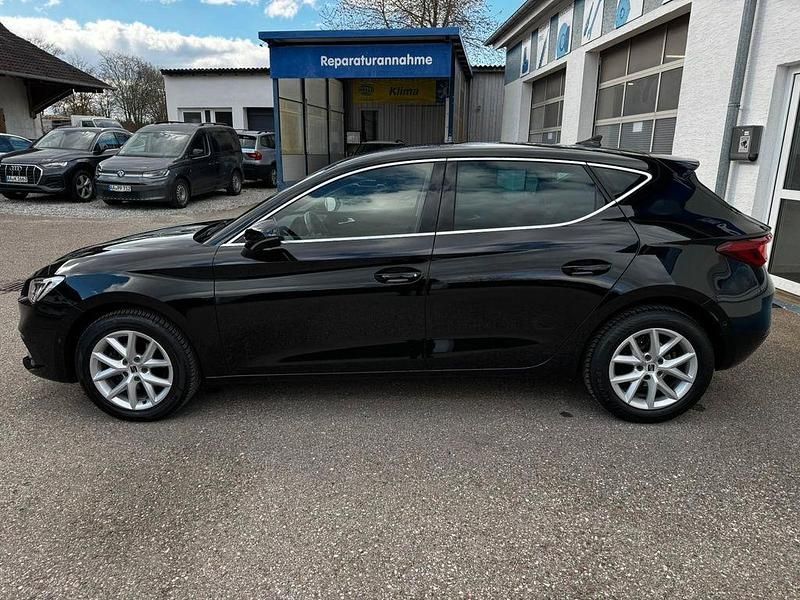 Gebraucht Seat Leon Style 131 PS (96 kW) 2021 Schwarz Limousine