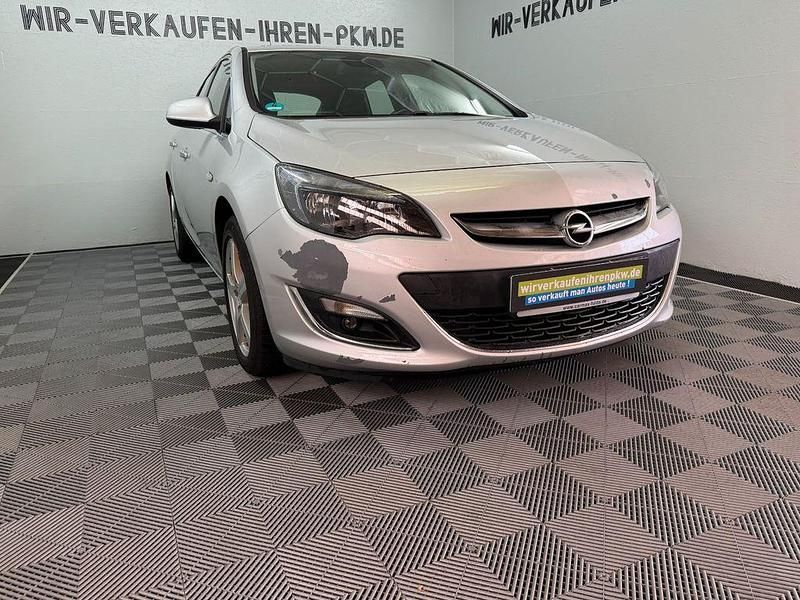 Gebraucht Opel Astra Innovation 131 PS (96 kW) 2013 Silber Limousine