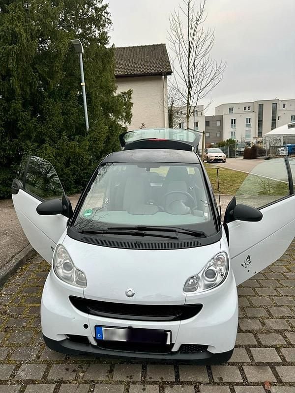 Weiß Gebraucht 2010 Smart ForTwo Coupé Pure Coupé | 1.900 € (Guter Preis) - Bild 1/4