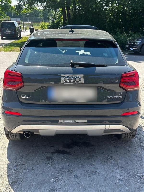 Gebraucht Audi Q2 Sport 116 PS (85 kW) 2019 Grau SUV