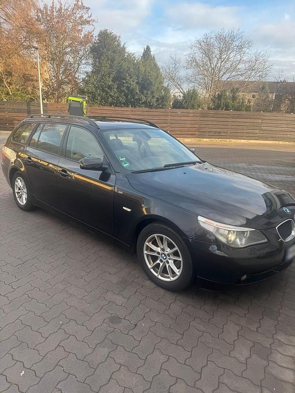 Gebraucht BMW 525 195 PS (143 kW) 2005 Schwarz Kombi