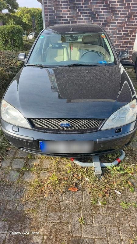 Schwarz Gebraucht 2003 Ford Mondeo Ghia Limousine | 750 € (Guter Preis) - Bild 1/4