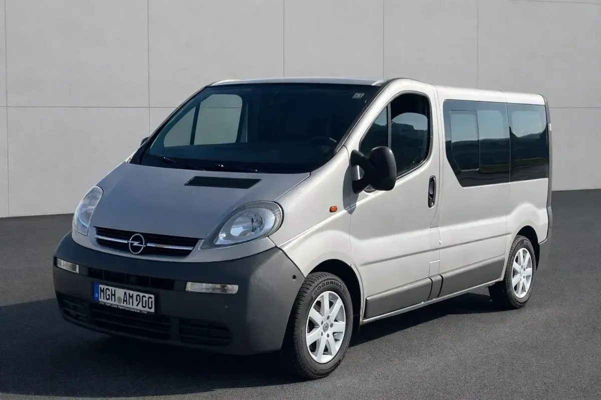 Gebraucht Opel Vivaro 101 PS (74 kW) 2003 Silber Van / Kleinbus